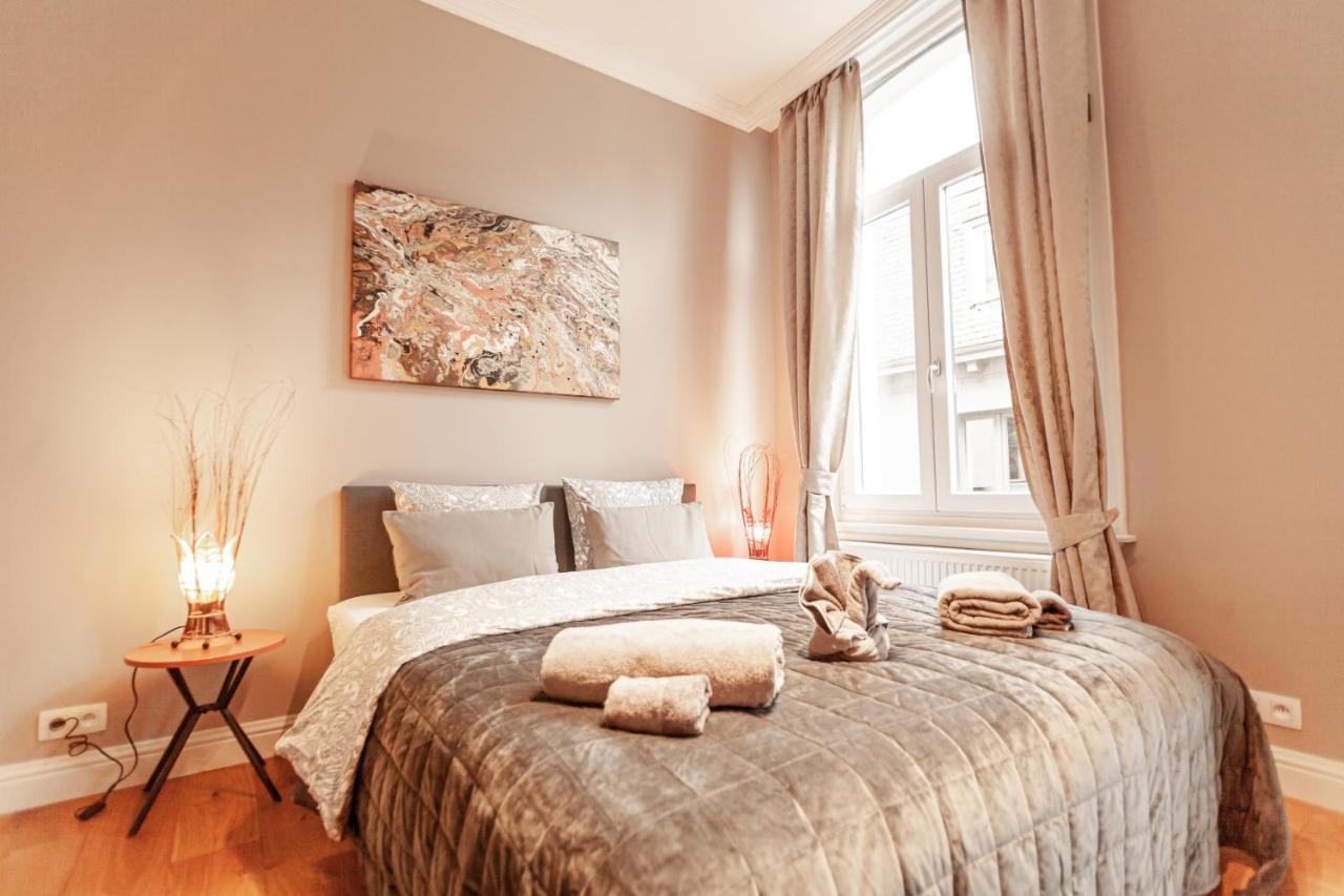 Luxury Suites Palace By Rikas Hotels Antwerpen Ngoại thất bức ảnh